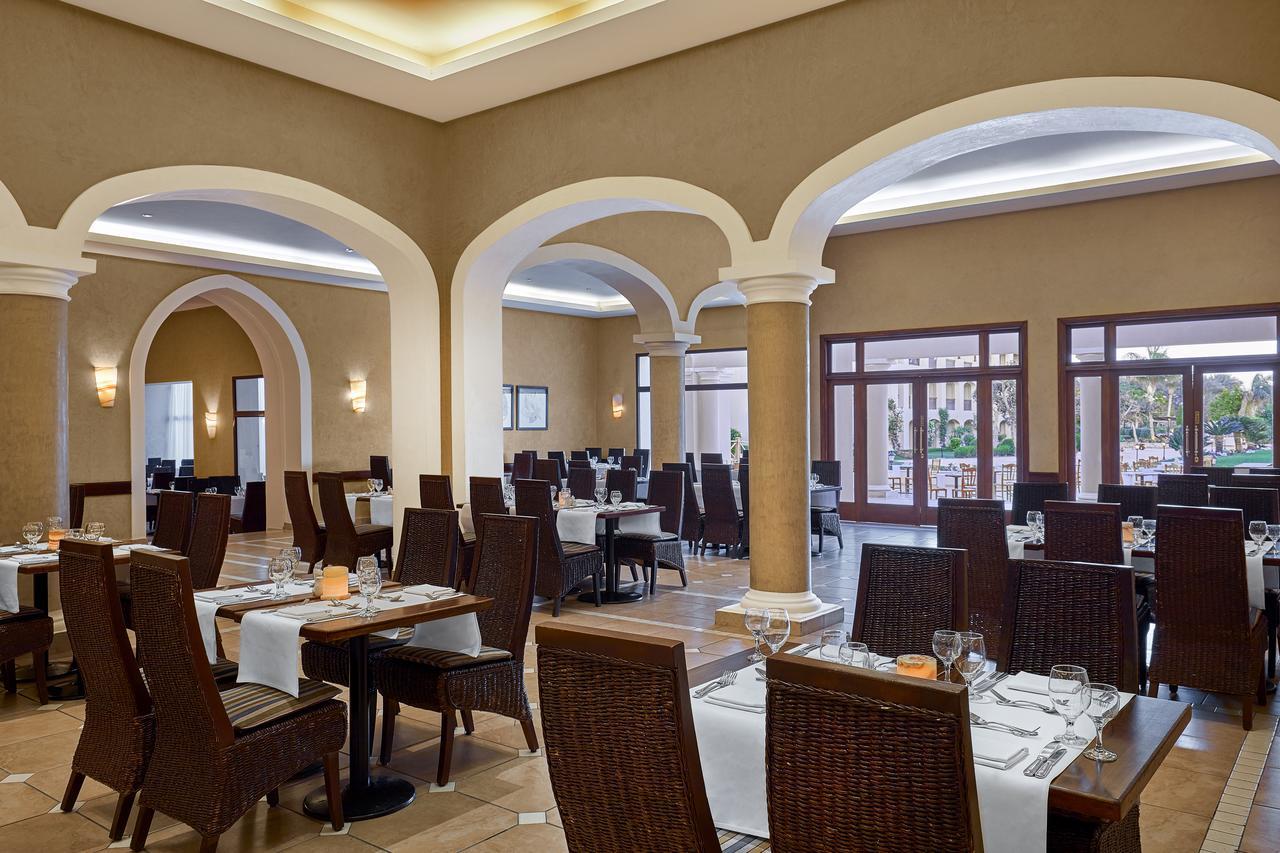 Jaz Mirabel Resort Sharm el Sheikh Esterno foto Restaurant at the hotel