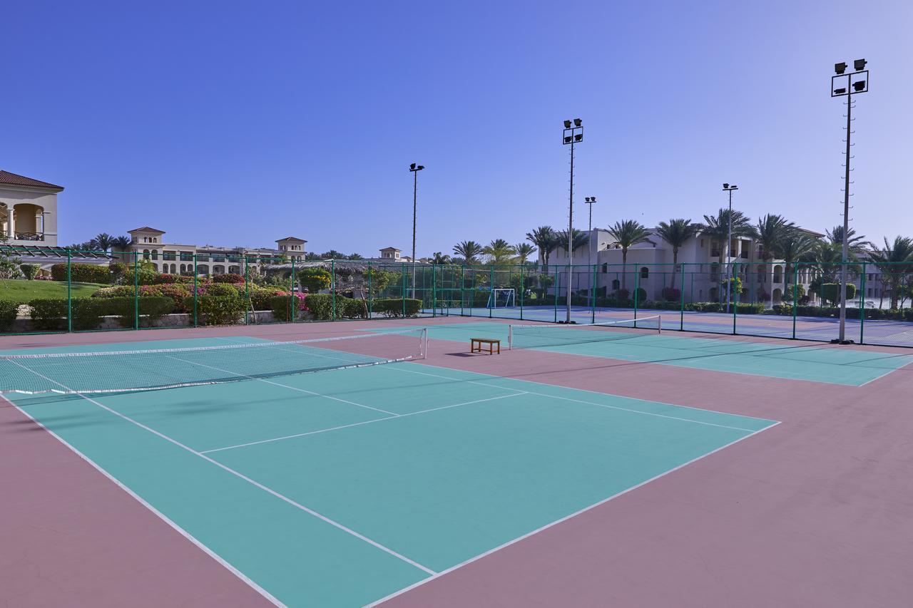Jaz Mirabel Resort Sharm el Sheikh Esterno foto Tennis courts at the resort