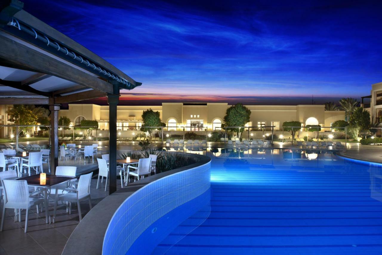 Jaz Mirabel Resort Sharm el Sheikh Esterno foto The pool at the Westin